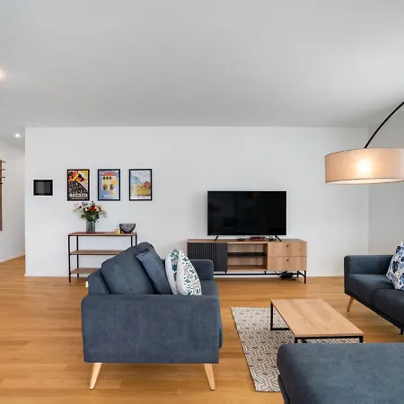Loctowers A4-9-2 By Interhome Локарно